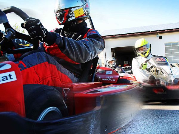 2 Tage Adrenalinrausch im Karting Paradies Vilsbiburg in Landshut, Bayern inkl. Frühstück