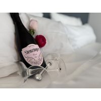 Romantic Penthouse Escape: Zwei Tage nur für Uns in Herzogenaurach, Bayern inkl. Frühstück