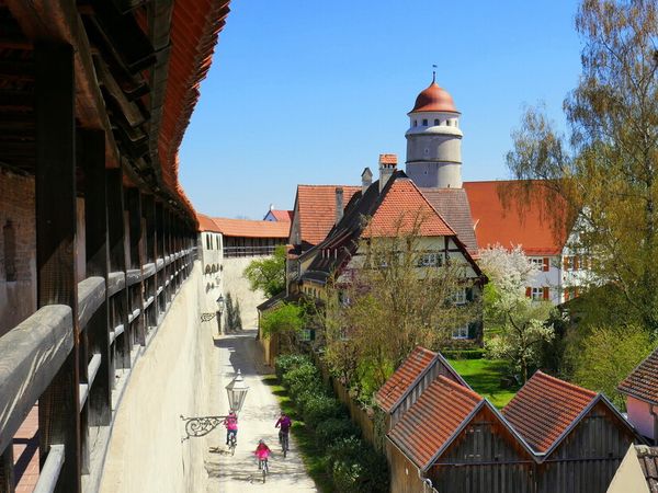 4 Tage Aktive Entspannung im historischen Riesenkrater in Nördlingen, Bayern inkl. Frühstück Unkategorisiert online kaufen