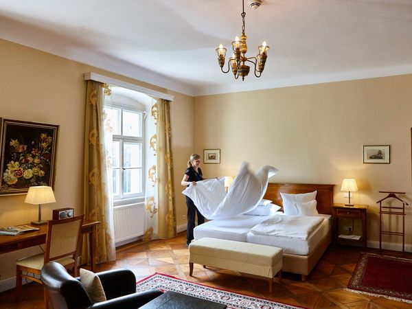 4 Tage Schloss-Romantik mit Hund nahe Bamberg in Scheßlitz, Bayern inkl. Halbpension Unkategorisiert online kaufen