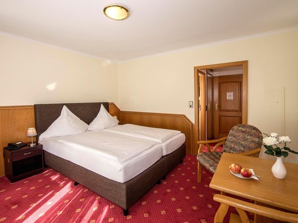 5 Tage im Kurhotel Unter den Linden mit Frühstück in Bad Füssing, Bayern inkl. Frühstück Unkategorisiert online kaufen