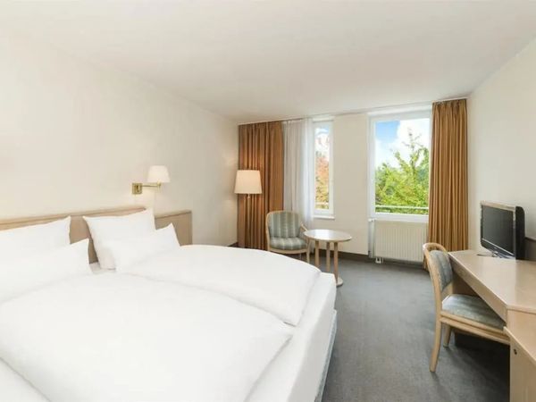 Deggendorf trifft London - 4 Tage mit Frühstück im SCOTTY + PAUL Hotel Deggendorf, Bayern inkl. Frühstück Unkategorisiert online kaufen