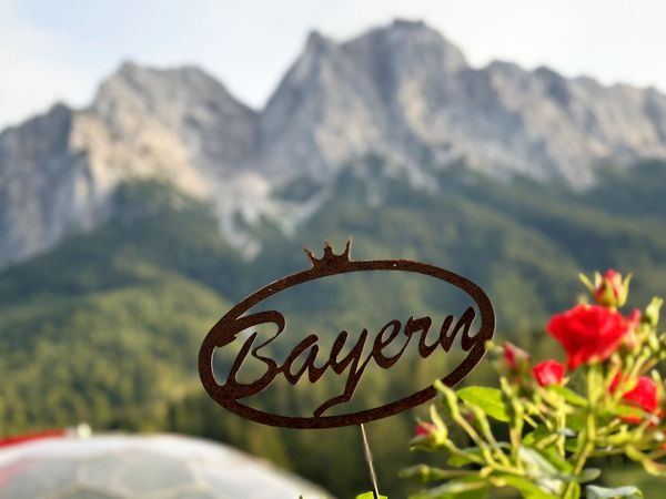 Urlaub mit Freizeitplaner und Schnaps im Schuh in Grainau, Bayern inkl. Frühstück Unkategorisiert online kaufen